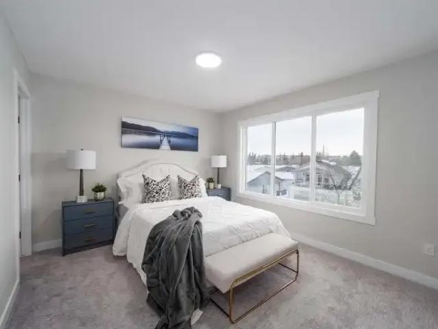 Townhouse for rent in Bowness, Calgary