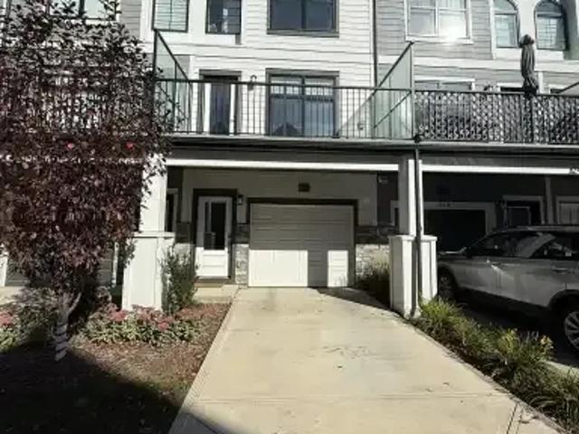 Townhouse for rent in Douglas Glen, Calgary