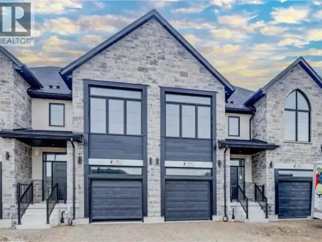 Townhouse for rent in Estaire, Ontario