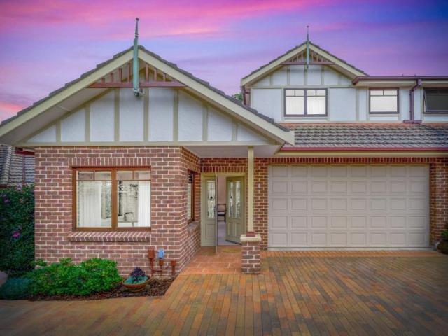 Townhouse for sale in Cheltenham, The Council of the Shire of Hornsby