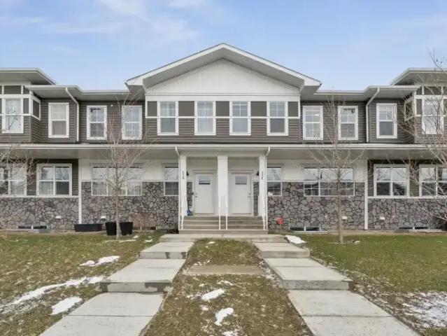Townhouse for rent in Chestermere, Alberta