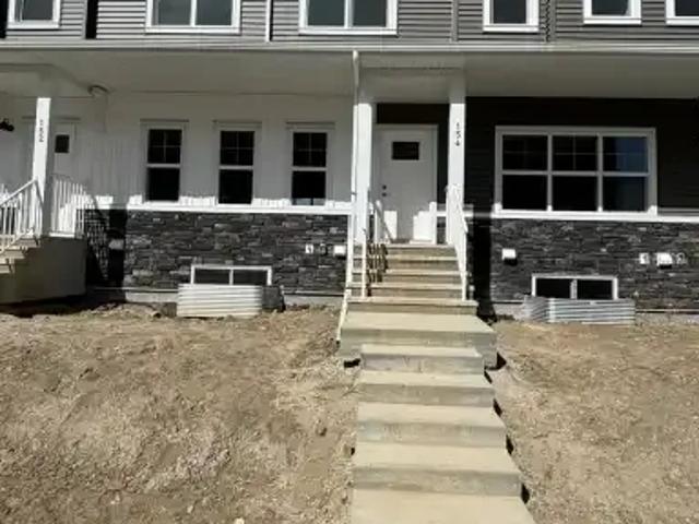 Townhouse for rent in Chestermere, Alberta