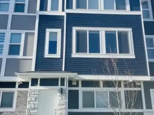 Townhouse for rent in Chestermere, Alberta