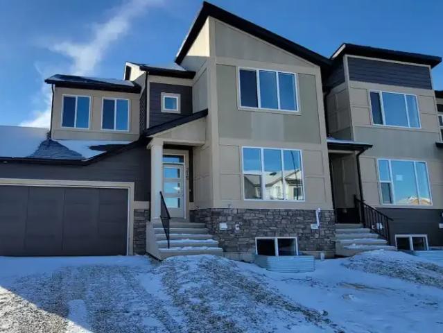 Townhouse for rent in Chestermere, Alberta