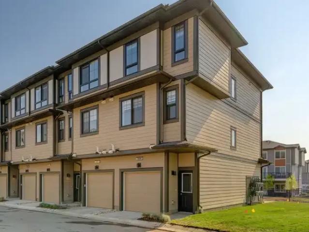Townhouse for rent in Chelsea, Chestermere