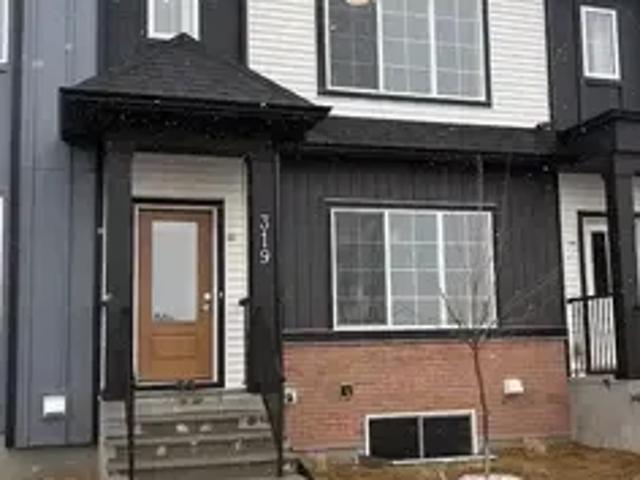 Townhouse for rent in Chestermere, Alberta