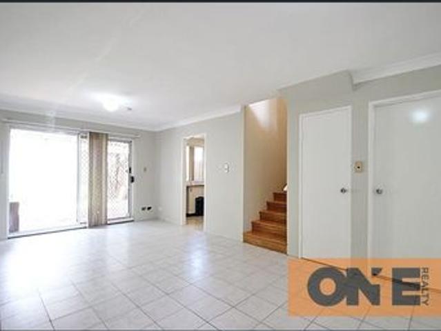 Townhouse for rent in Sydney, New South Wales