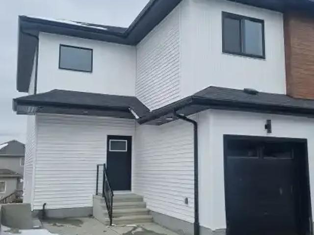 Townhouse for rent in Wedgewood, Alberta