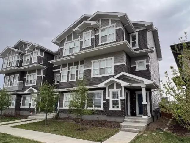 Townhouse for rent in Wedgewood, Alberta