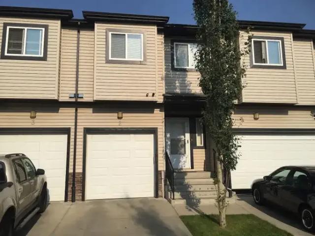 Townhouse for rent in Wedgewood, Alberta