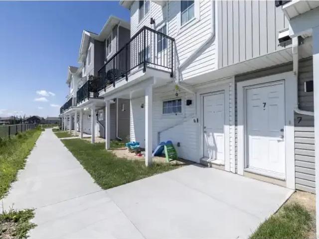 Townhouse for rent in Wedgewood, Alberta