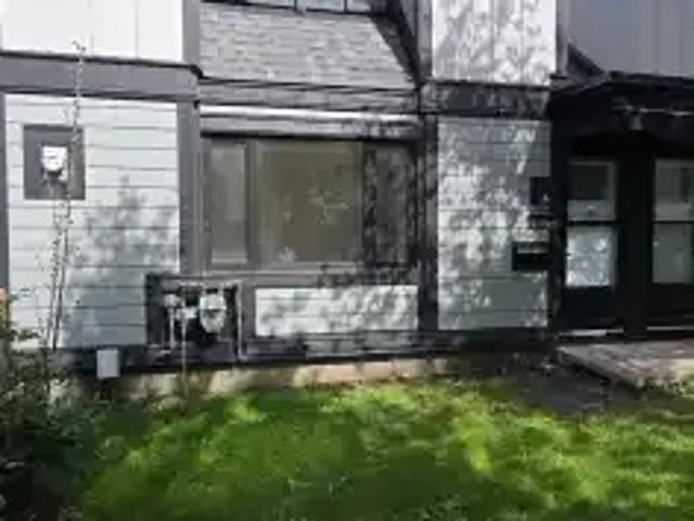 Townhouse for rent in Wedgewood, Alberta