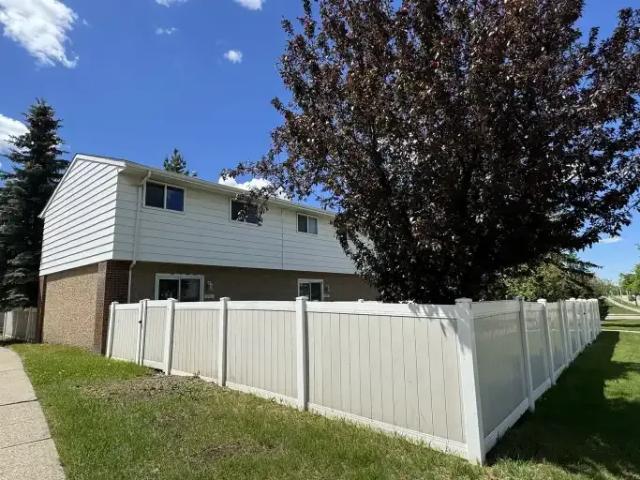 Townhouse for rent in Wedgewood, Alberta