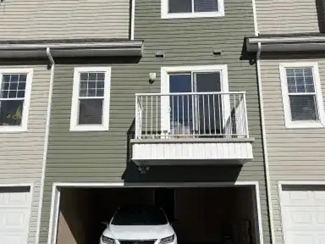 Townhouse for rent in Wedgewood, Alberta