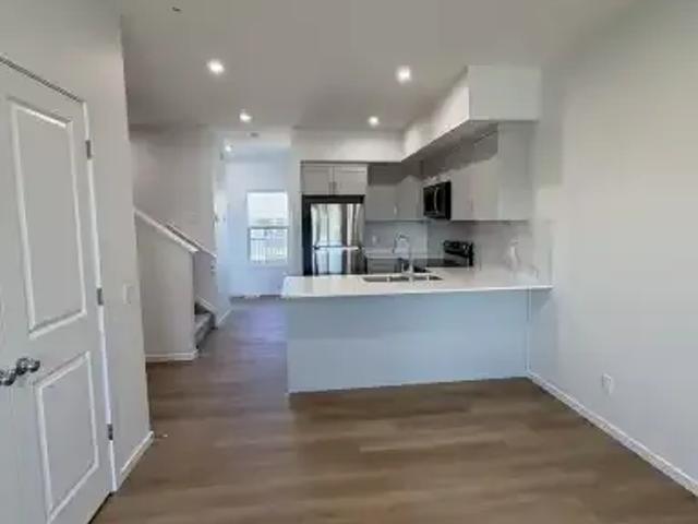 Townhouse for rent in Wedgewood, Alberta