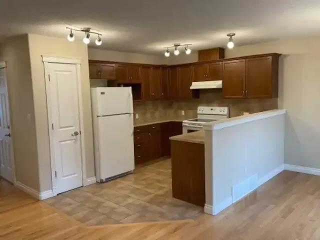 Townhouse for rent in Wedgewood, Alberta