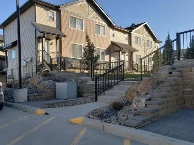 Townhouse for rent in Wedgewood, Alberta