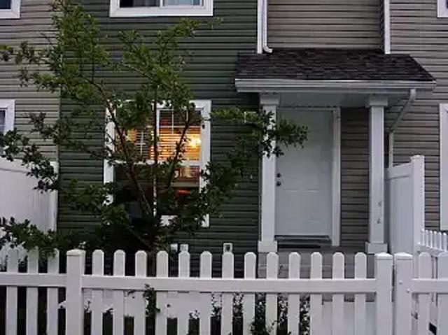 Townhouse for rent in Wedgewood, Alberta