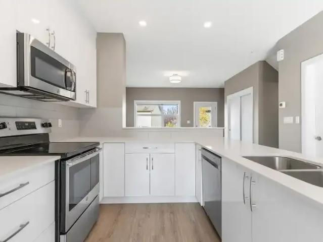 Townhouse for rent in Wedgewood, Alberta