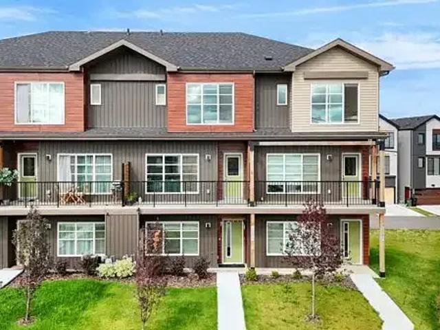 Townhouse for rent in Wedgewood, Alberta