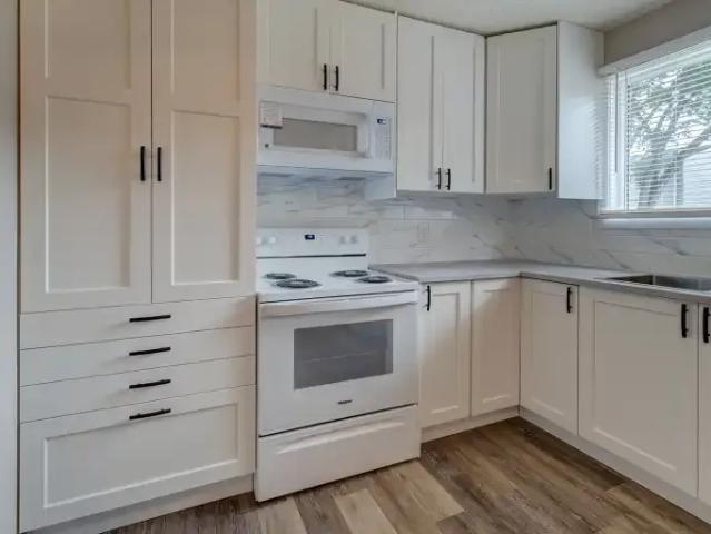 Townhouse for rent in Wedgewood, Alberta