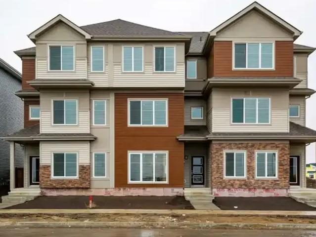 Townhouse for rent in Wedgewood, Alberta
