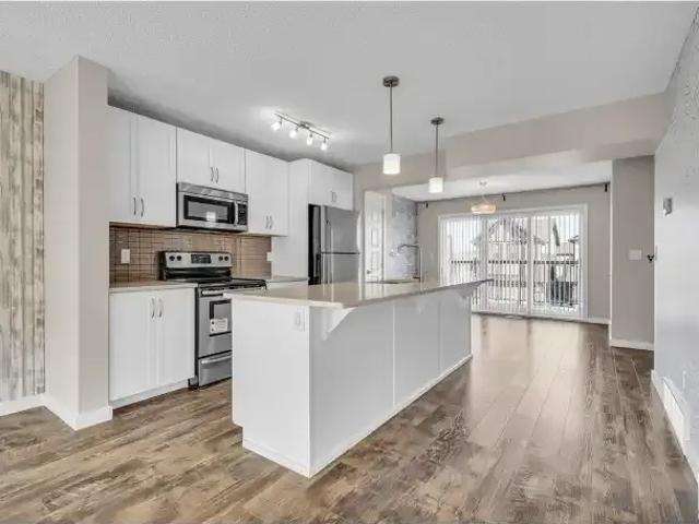 Townhouse for rent in Wedgewood, Alberta