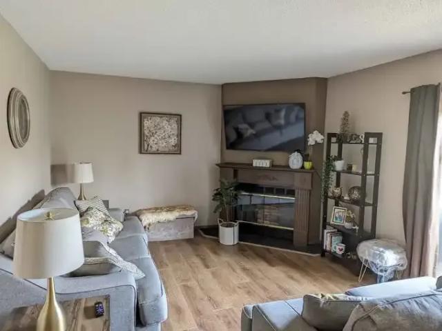 Townhouse for rent in Wedgewood, Alberta
