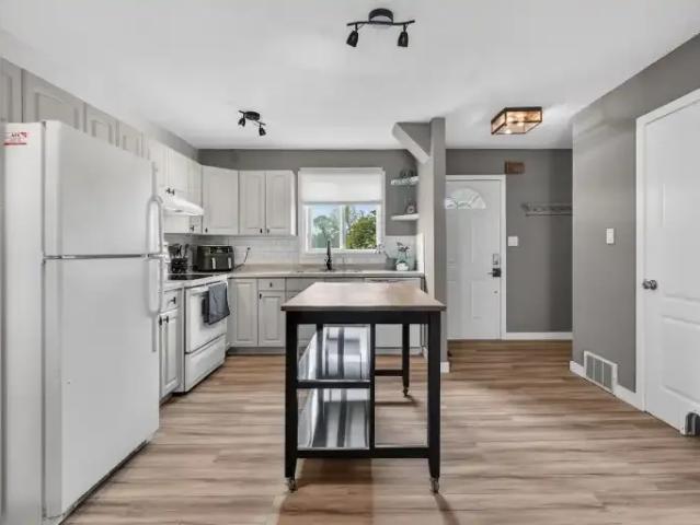 Townhouse for rent in Wedgewood, Alberta