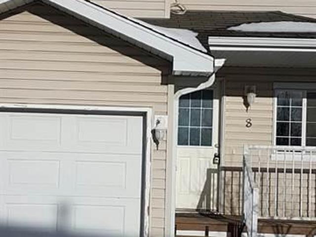 Townhouse for rent in Wedgewood, Alberta
