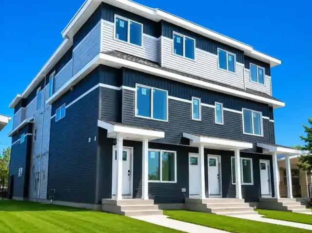 Townhouse for rent in Wedgewood, Alberta