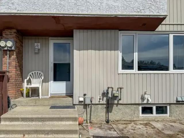 Townhouse for rent in Wedgewood, Alberta