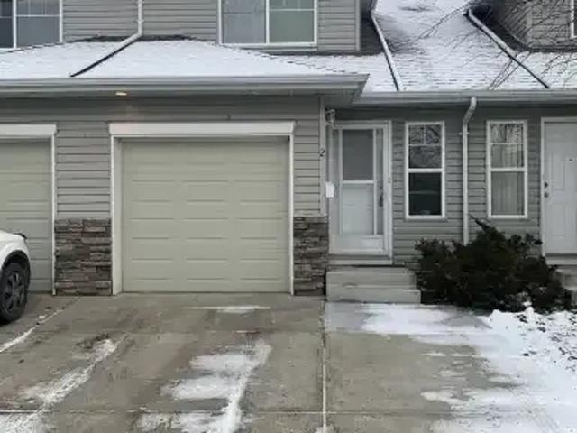 Townhouse for rent in Wedgewood, Alberta