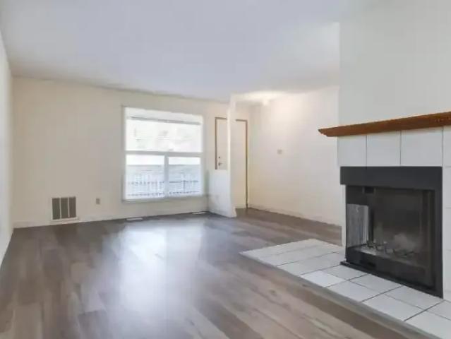 Townhouse for rent in Wedgewood, Alberta