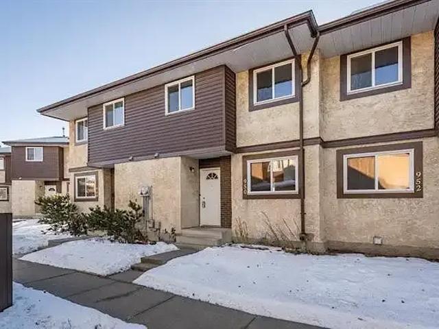 Townhouse for rent in Wedgewood, Alberta