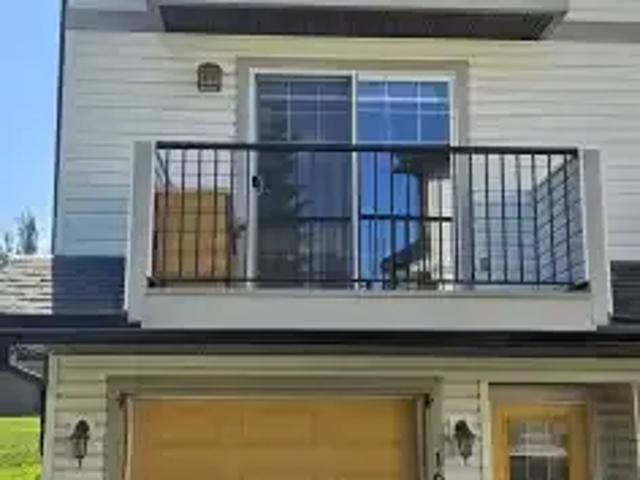 Townhouse for rent in Wedgewood, Alberta