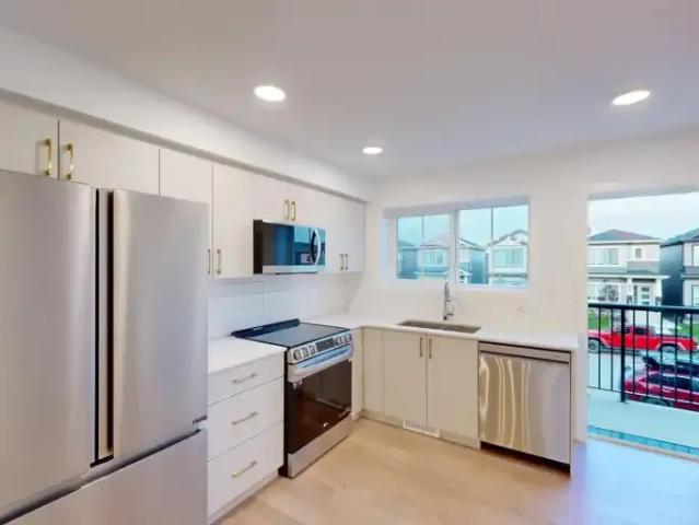Townhouse for rent in Wedgewood, Alberta