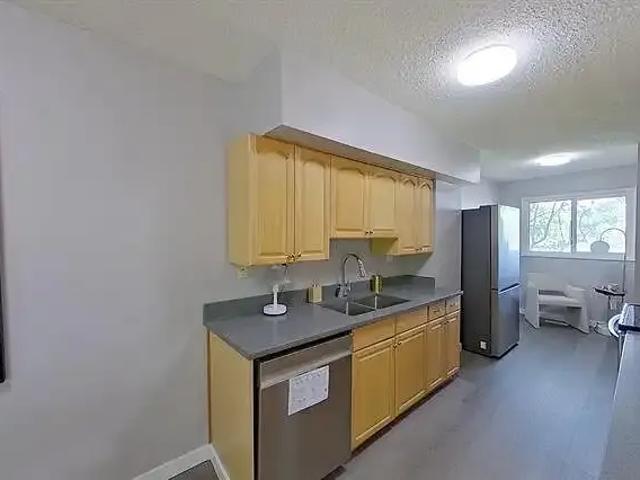 Townhouse for rent in Wedgewood, Alberta