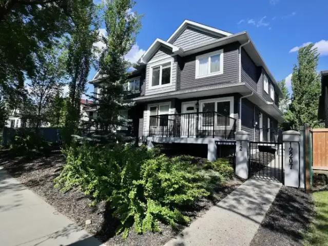 Townhouse for rent in Wedgewood, Alberta