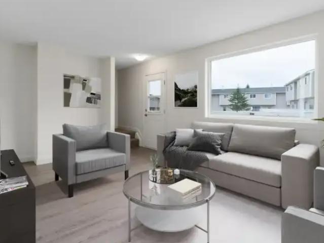 Townhouse for rent in Wedgewood, Alberta