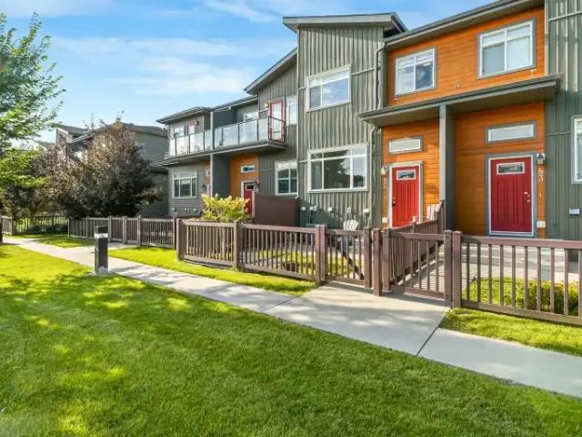 Townhouse for rent in Wedgewood, Alberta