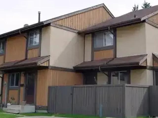 Townhouse for rent in Wedgewood, Alberta