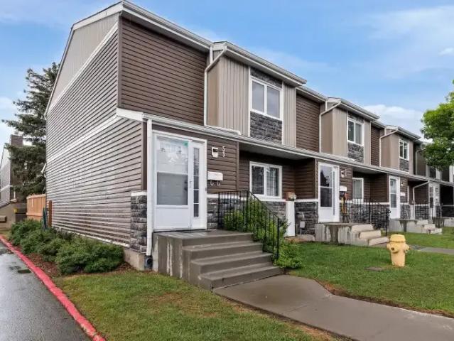 Townhouse for rent in Wedgewood, Alberta