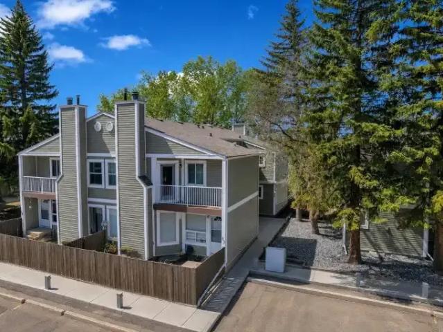 Townhouse for rent in Wedgewood, Alberta