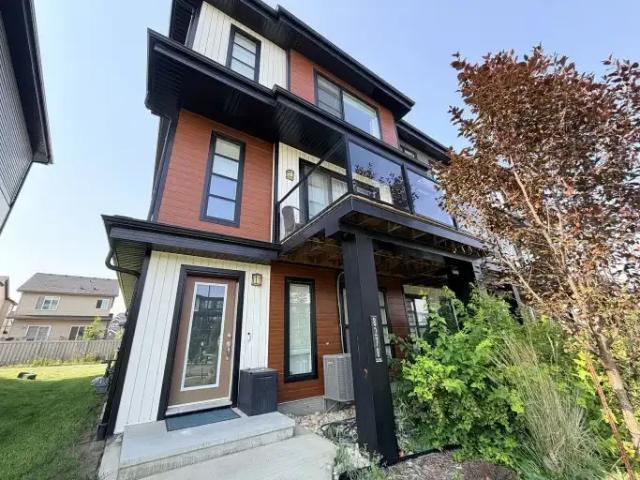 Townhouse for rent in Wedgewood, Alberta