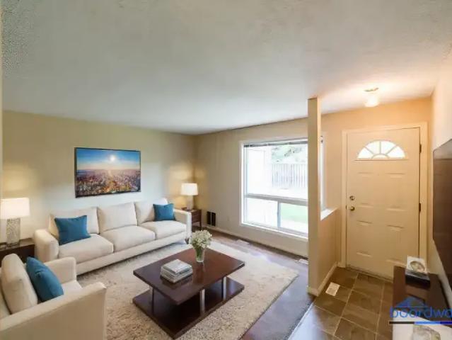 Townhouse for rent in Wedgewood, Alberta