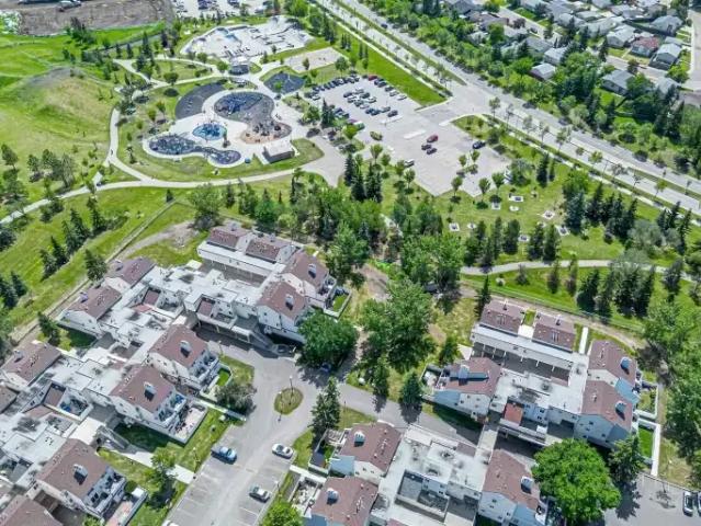 Townhouse for rent in Wedgewood, Alberta