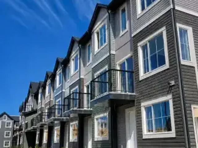 Townhouse for rent in Wedgewood, Alberta