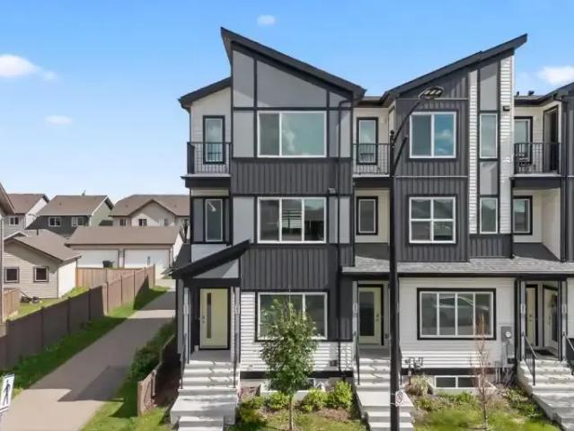 Townhouse for rent in Wedgewood, Alberta