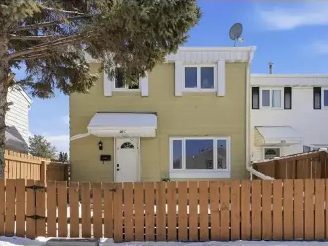 Townhouse for rent in Wedgewood, Alberta